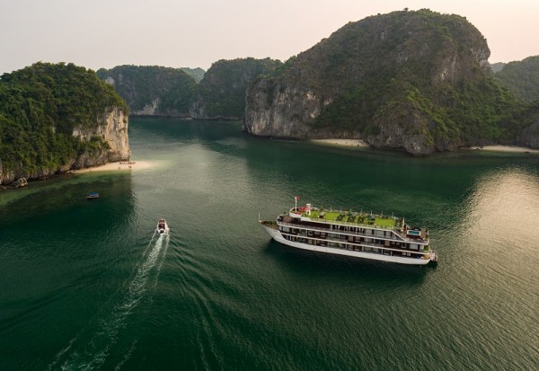La Casta Regal Cruise 2Days 1Night Halong Bay Trip